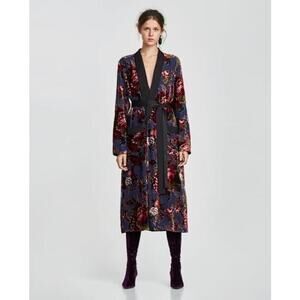 Zara Black Cape Jacket with Elegant Design